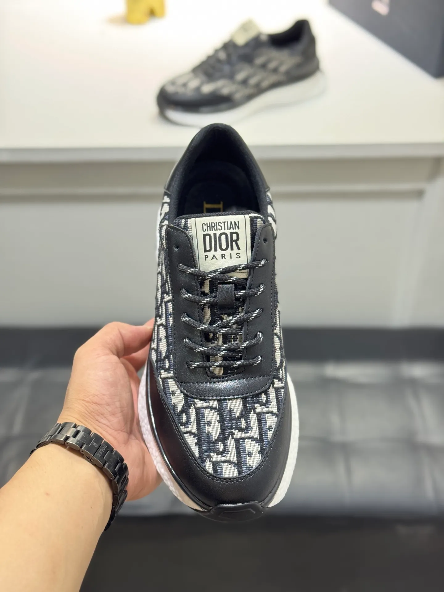 Men's shoes 💰440 [New style] 🐬🐬Original quality (Dior) latest model 🎁casual and fashionable men's shoes 👟hot style💥simple and elegant version, exclusive for trendy men. Unique official website latest brand elements 👑original decoration, imported cowhide stitching with classic fabrics, fashionable and generous accessories, ✅foamed TPU wear-resistant and taller outsole, light and comfortable. Size: 38-44 (45 customized
